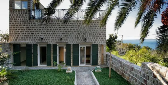 Stone villa in the elite suburb